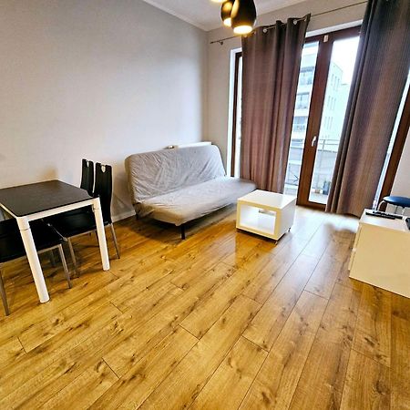 First -- Green Zoliborz Apartment 4 วอร์ซอ ภายนอก รูปภาพ