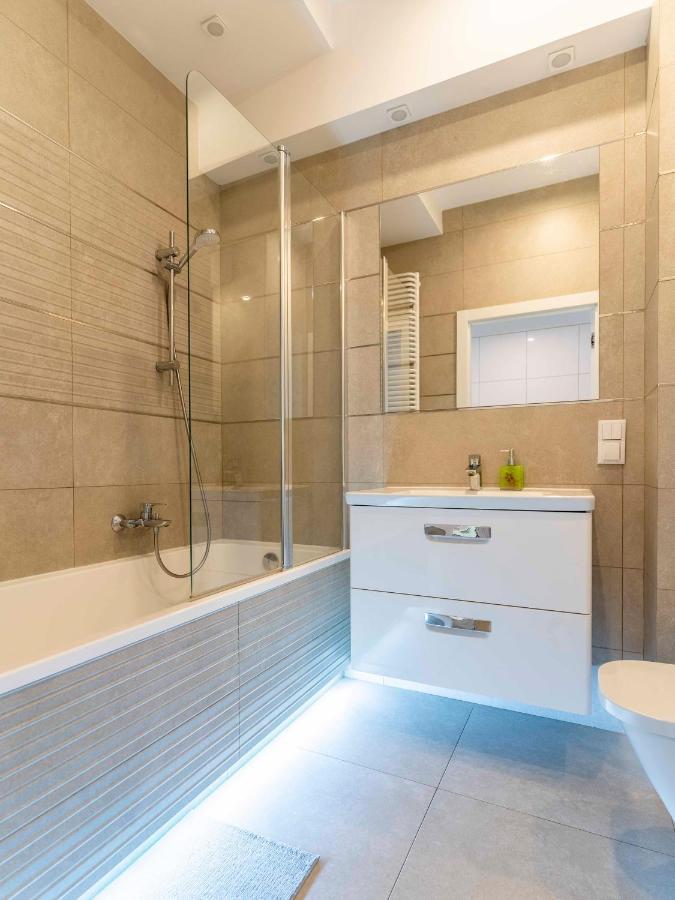 First -- Green Zoliborz Apartment 4 วอร์ซอ ภายนอก รูปภาพ