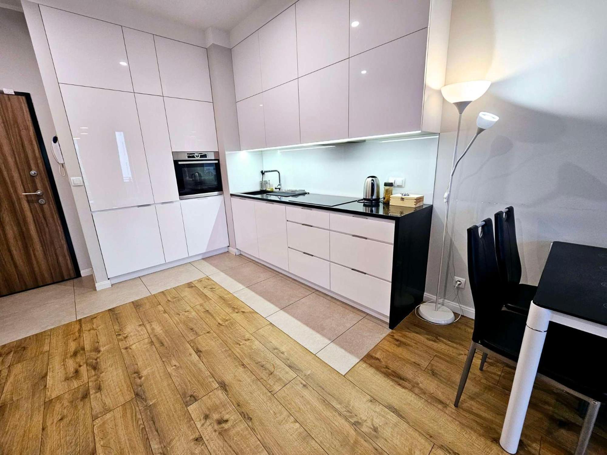 First -- Green Zoliborz Apartment 4 วอร์ซอ ภายนอก รูปภาพ